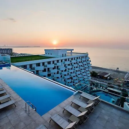 Cozy Infinity Pool&spa Apartament Năvodari