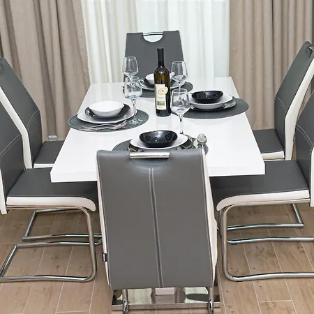 Cozy Infinity Pool & * Navodari