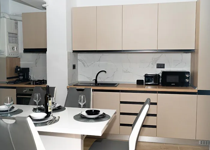 Cozy Infinity Pool & *