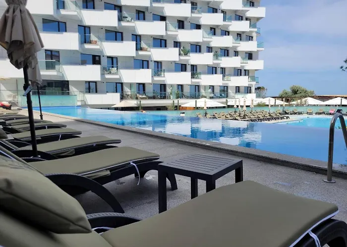 Cozy Infinity Pool & アパート *