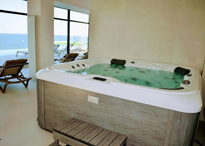 Cozy Infinity Pool & * ナボダリ