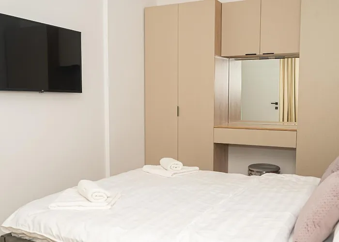 Cozy Infinity Pool & * ナボダリ