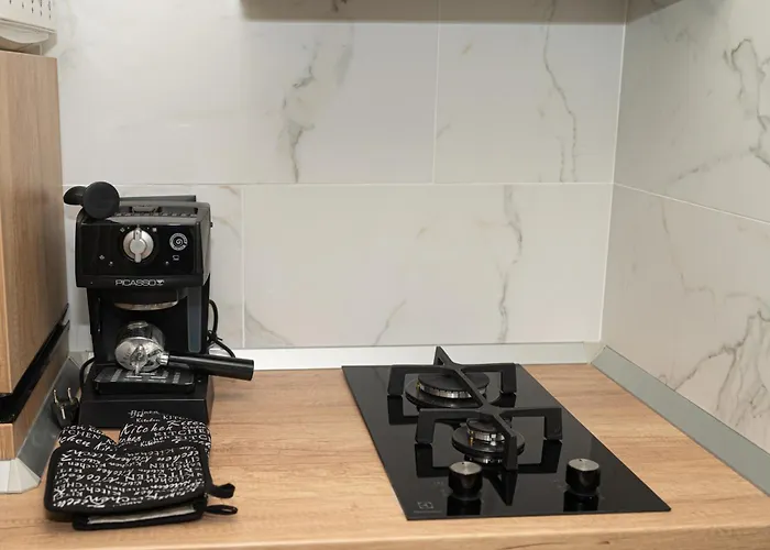 Cozy Infinity Pool & *