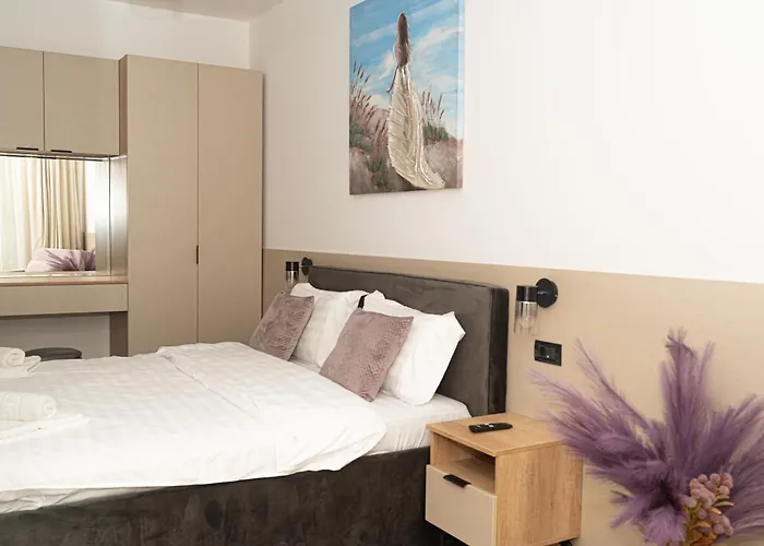 Cozy Infinity Pool &