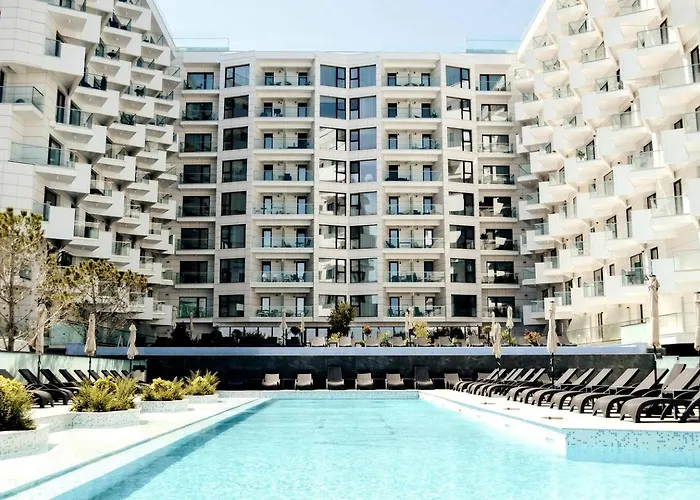 アパート Cozy Infinity Pool & ナボダリ